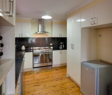 Modern Comfort and Convenience in a Prime Lavington Location - Photo 4