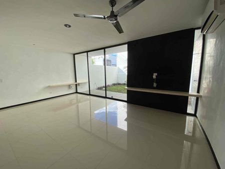 Townhouse en renta, con piscina y rooftop, acabados de lujo y excelente ubicación. - Photo 3