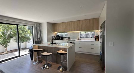 **Spacious 3-Bedroom Townhouse for Rent in Edgeware** - Photo 5