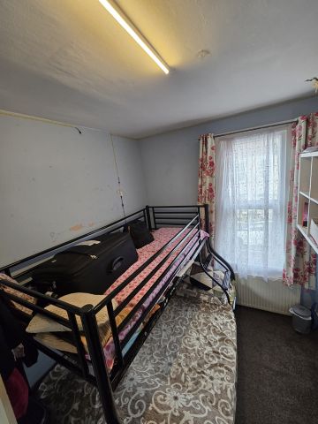 3 Bed Terraced House, Kitchener Road, E7 - Photo 4