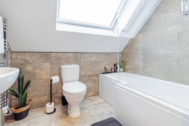 2 Bed Flat, Waterhouse Way, SO15 - Photo 1