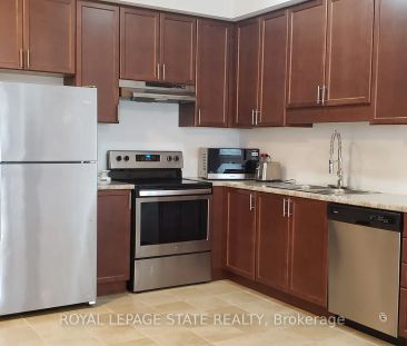 Condo Townhouse For Lease | X8246552 - Photo 2