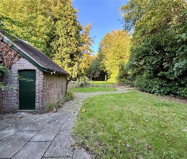 Refurbished three bedroom semi-detached cottage located in the vill... - Photo 3