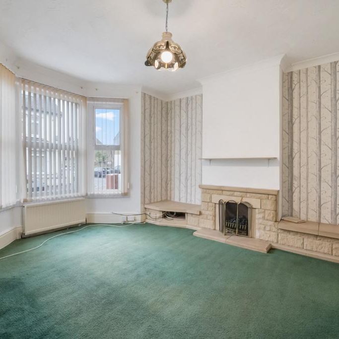 3 bedroom end of terrace house to rent - Photo 1