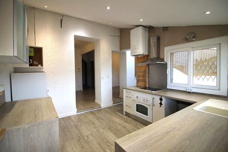 NIMES FACULTES HOCHE Bel appartement de type 3 de 78.54 m2 avec terrasse ., - Photo 2