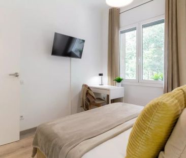 Room in a shared 4-bedroom apartment for rent in La Sagrada Familla, professionals only - Foto 5