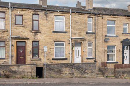 2 bed terraced house to rent in Catherine Street, Elland - Photo 2