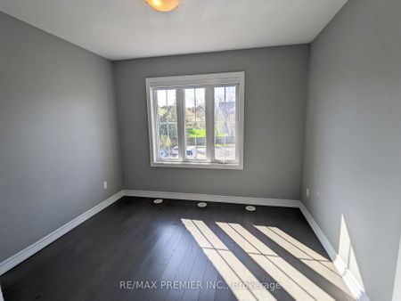 Condo Townhouse For Lease | N8134626 - Photo 4