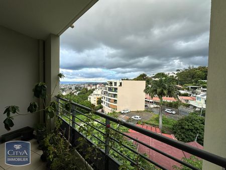 Location Appartement 3 pièces 78m² ST DENIS 97400 - Photo 4