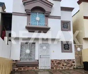 Casa en Privada Botello, Quinta Del Cedro 2da Sección, Quinta Del C... - Photo 1