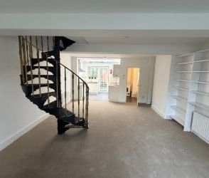 2 Bed Terraced House, Lyveden Road, SE3 - Photo 3