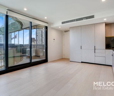 ARCITECHTURAL ICON - UNFURNISHED WITH WHITEGOODS INCLUDED - Photo 3