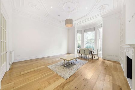 A remarkable example of a stunning one bedroom period apartment on a highly sought after garden square. - Photo 5