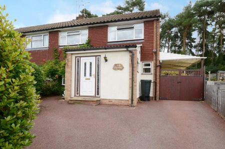3 bedroom semi-detached house to rent - Photo 2