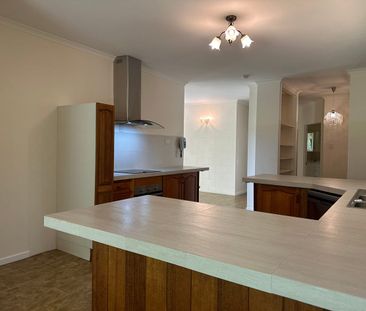 Tropical home with undercover pool and deck, Kuranda - Photo 4