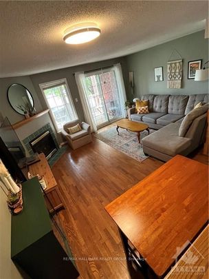 For Lease - 112E Centrepointe Drive, South of Baseline to Knoxdale, Ontario - Photo 1