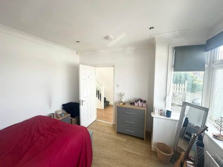 St Chads View (Room 1), Headingley, Leeds - Photo 5