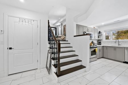 For Lease - 254 St Andrews Lane, Cobourg, Ontario - Photo 4