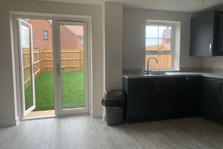 Nutmeg Close, Broughton, AYLESBURY - Photo 5