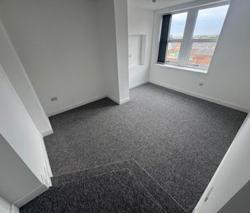1 bed Flat - To Let - Photo 3