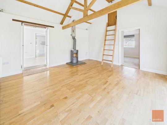 2 bedroom barn conversion to rent - Photo 1