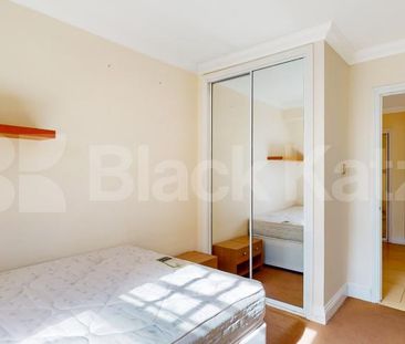 A well-presented two bedroom, two bathroom apartment to rent in Ced... - Photo 6