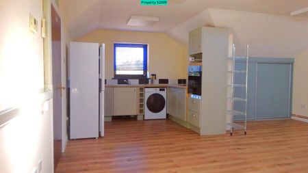 Studio to rent - Photo 5