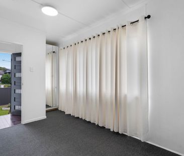 94 Griffith Street, Everton Park QLD 4053 - House For Rent | Domain - Photo 3