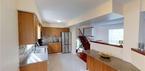 49 Porter Dr, Guelph - Photo 2