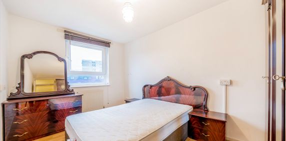 Ruddstreet Close, Woolwich, SE18, London - Photo 2
