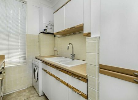 Beaumont Crescent - Photo 5