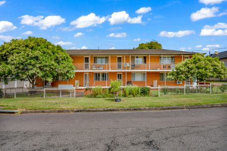 "Charming & Affordable" - Photo 4