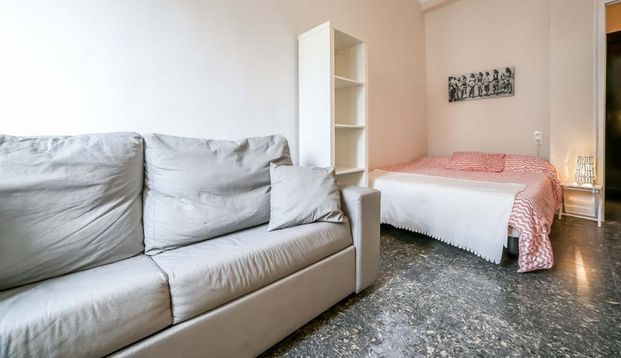 Carrer de Sueca, Valencia, Valencian Community 46006 - Photo 1