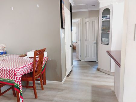 Spacious 3-Bedroom Home with Double Garage – Shirley Road - Photo 5