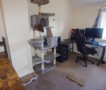 3 bedroom semi-detached house to rent - Photo 3