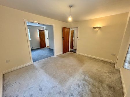 Winsford, Darnhall - Photo 2