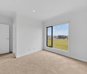 14 Jandakot Walk, Point Cook VIC 3030 - House For Rent | Domain - Photo 3