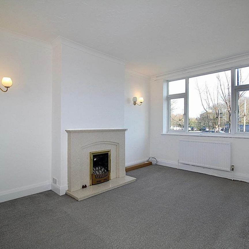 2 Bedroom Maisonette - Lower To Let - Photo 1