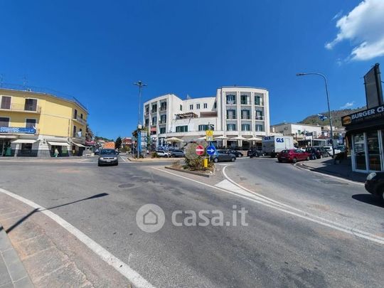 Quadrilocale in Affitto in Via Raimondo Annecchino 254 a Pozzuoli - Photo 1
