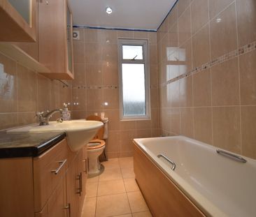 House Share to rent - Broadfield Road, London, SE6 - Photo 6
