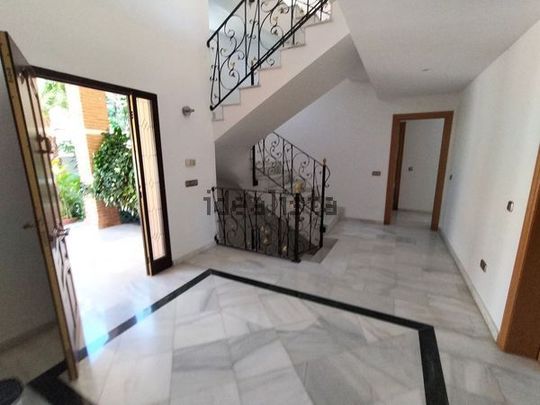 Alquiler de casa o chalet independiente en Calle Rosmari, 4 - Photo 1