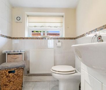 1 bedroom mews to rent - Photo 6