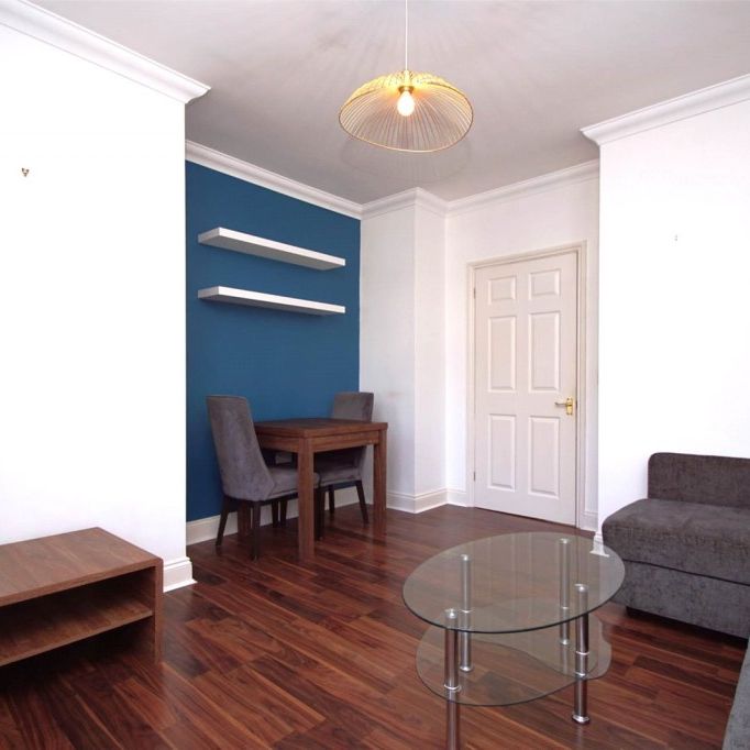 2 bed Upper Floor Flat for rent - Photo 1