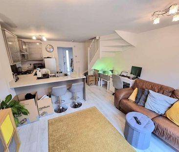 Mariners Walk, Barry, The Vale Of Glamorgan, CF62 - Photo 1