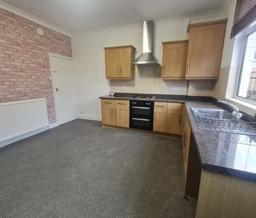 Lower Oxford Street - Photo 2