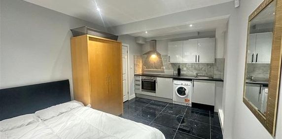 Studio to rent - Photo 2