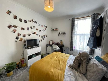 6 bedroom house to rent - Photo 4