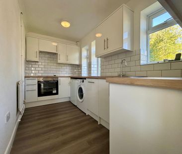 2 bedroom semi-detached house to rent - Photo 5