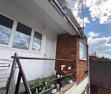 Church Street, Weybridge, Surrey, KT13 flat to rent - Photo 6