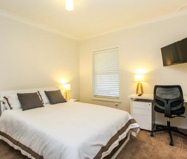 SHARE HOUSE - Perfect Student or FIFO Accommodation - Photo 6